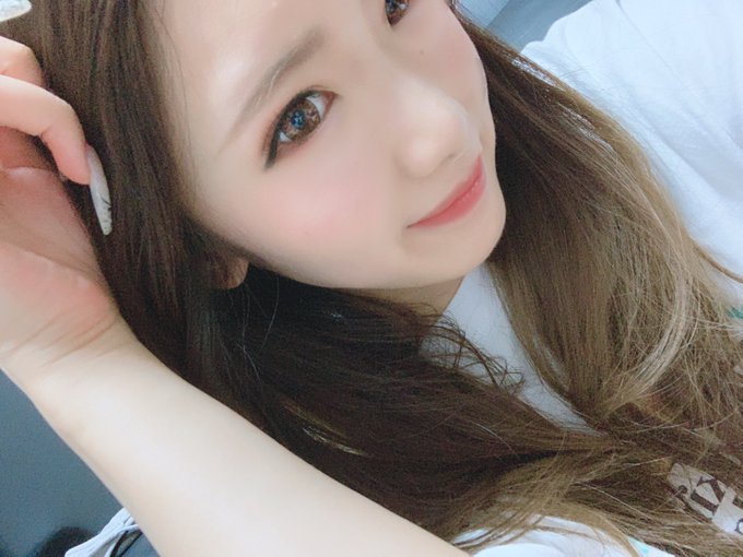 繼承血脈！  20歲F罩杯青春辣妹「泉亞彌」立志贏過曾是風俗業小姐的媽媽、出道！