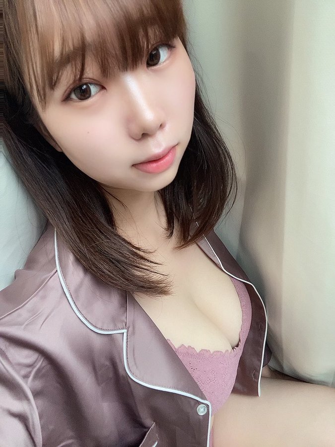 火辣身材！  H罩杯便利商店美女店員「早見依櫻」四個月限定出道！