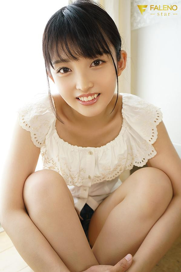 童顏巨乳！  20歲E罩杯苗條美少女「堀沢茉莉」看完啟蒙回不去了、本月底出道！