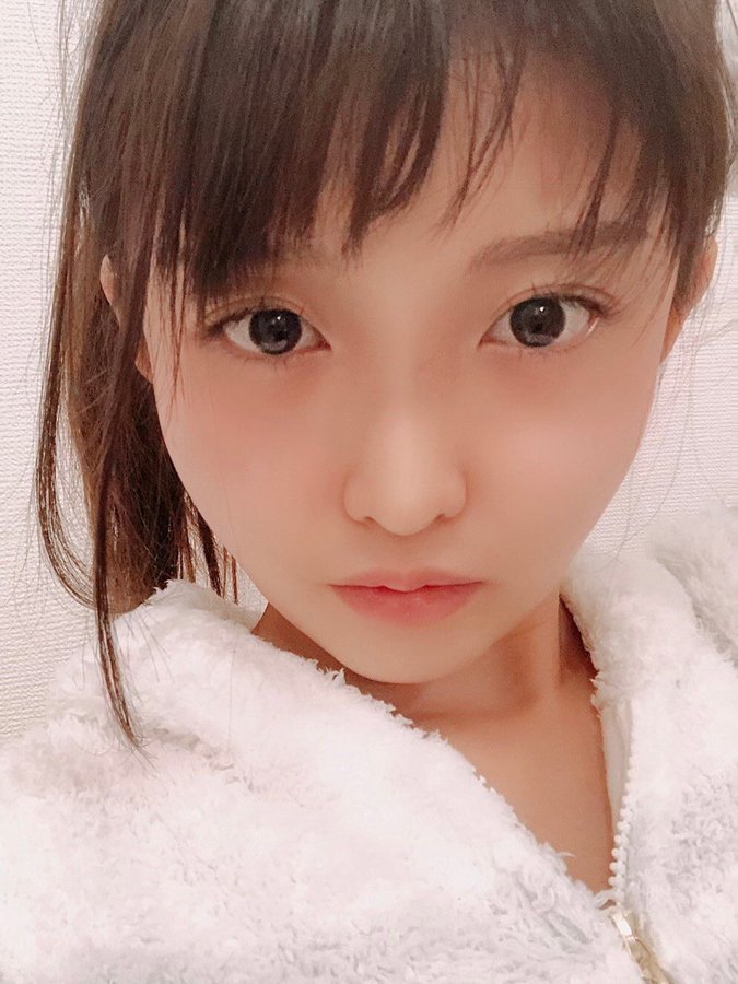 童顏巨乳！  20歲E罩杯苗條美少女「堀沢茉莉」看完啟蒙回不去了、本月底出道！