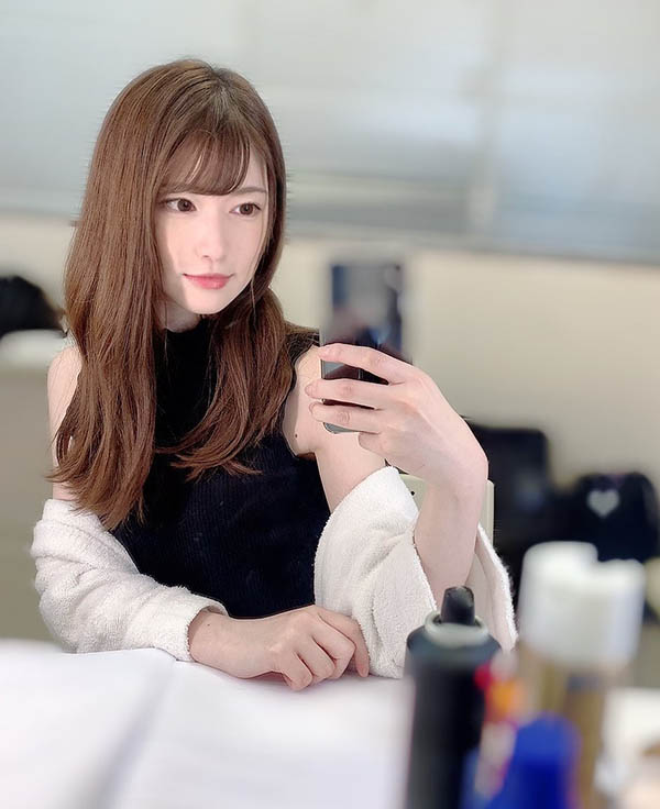 驚傳被捕！  26歲C罩杯校園選美冠軍「結城瑠美奈」上週在家中被起毒品當場被捕！