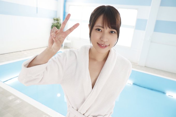 陽光運動型！  20歲B罩杯競泳少女「青木桃」出道！自曝3歲就開始學游泳！