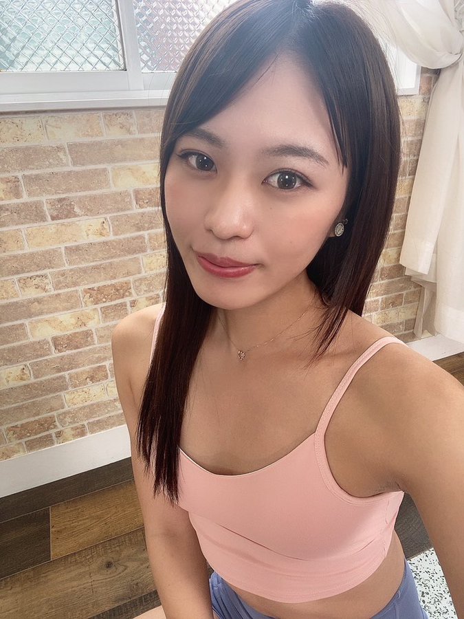 陽光運動型！  20歲B罩杯競泳少女「青木桃」出道！自曝3歲就開始學游泳！