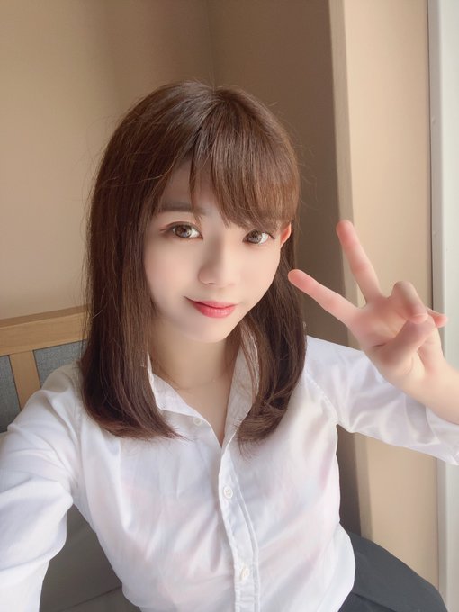 白皙飽滿！  E罩杯巨乳美少女「菅原環奈」出道！