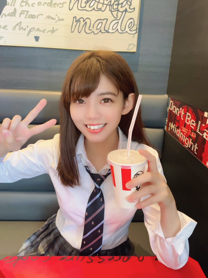 白皙飽滿！  E罩杯巨乳美少女「菅原環奈」出道！