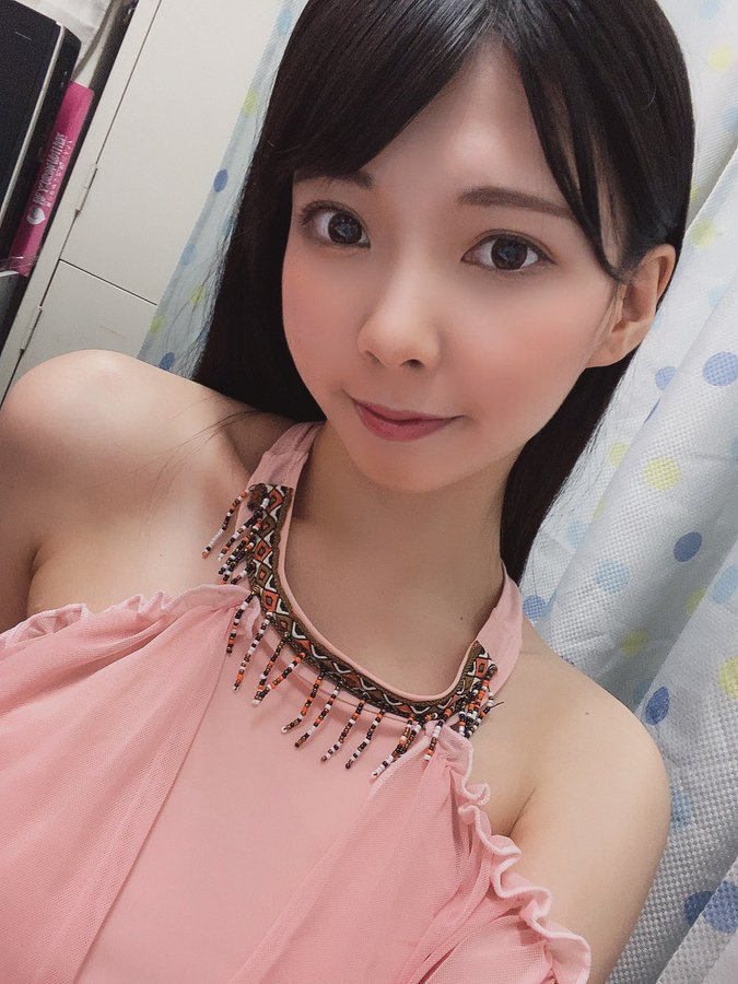 性感甜美！  D罩杯美乳素人「花井滴」推特除了福利美照還有小寵豬！