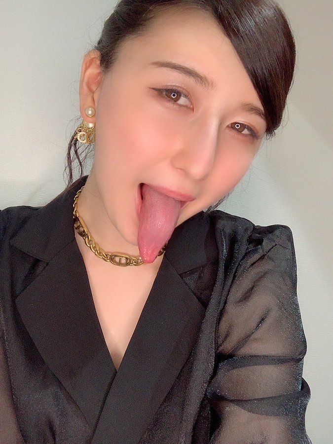 北歐血統！微乳瑞典混血新人「乃愛宇伊香」出道！