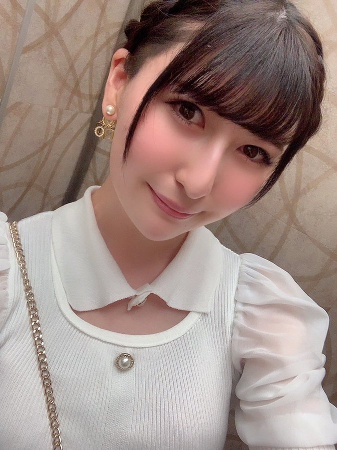 北歐血統！微乳瑞典混血新人「乃愛宇伊香」出道！