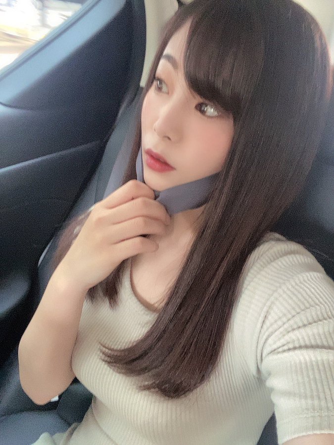 巨乳以上爆乳未滿！  G罩杯經濟系大四女生「結城莉乃」出道、自述想被更多人看裸體！