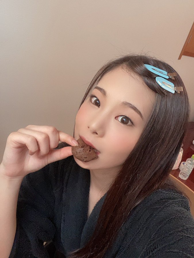 巨乳以上爆乳未滿！  G罩杯經濟系大四女生「結城莉乃」出道、自述想被更多人看裸體！