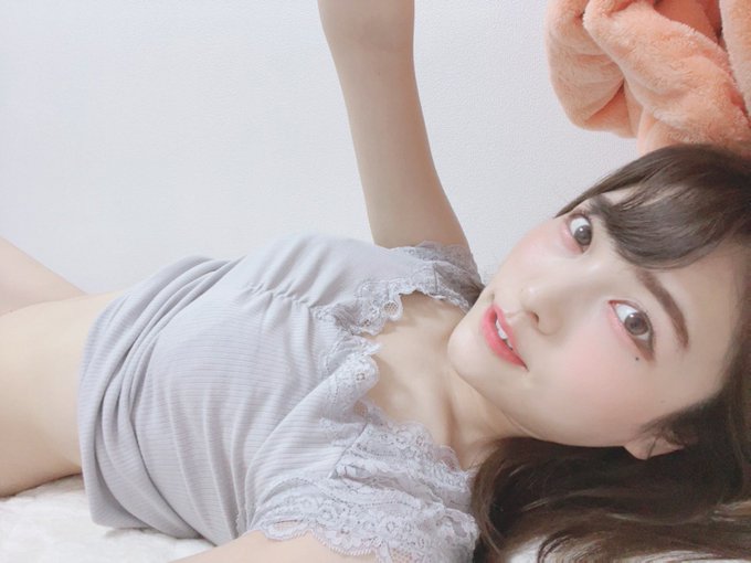 苗條纖細！  B罩杯專科美少女「南伊呂波」出道！