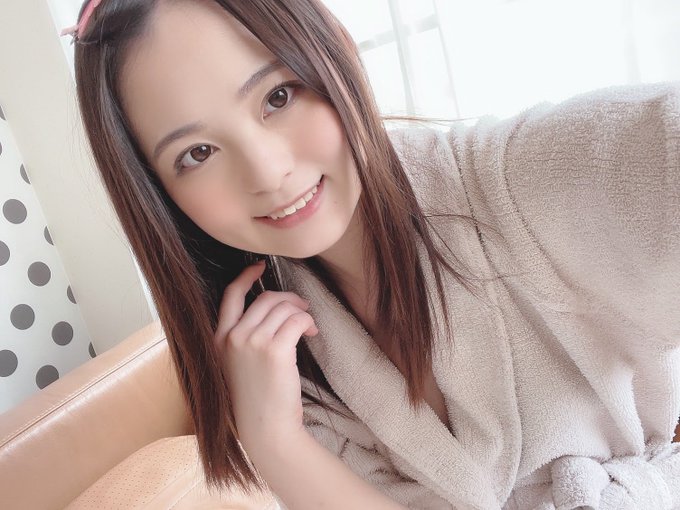 轉換跑道！  D罩杯當地偶像「桃山萌香」出道、自曝偶像時期被團員霸凌！