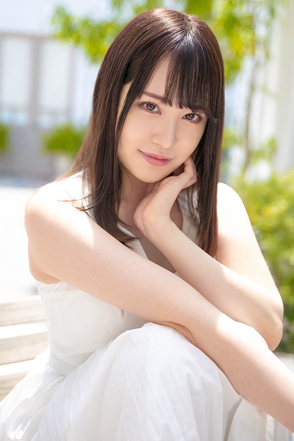 前偶像出道！  E罩杯白皙小馬美少女「時田萌萌」先出大尺寫真集、旋即出道！