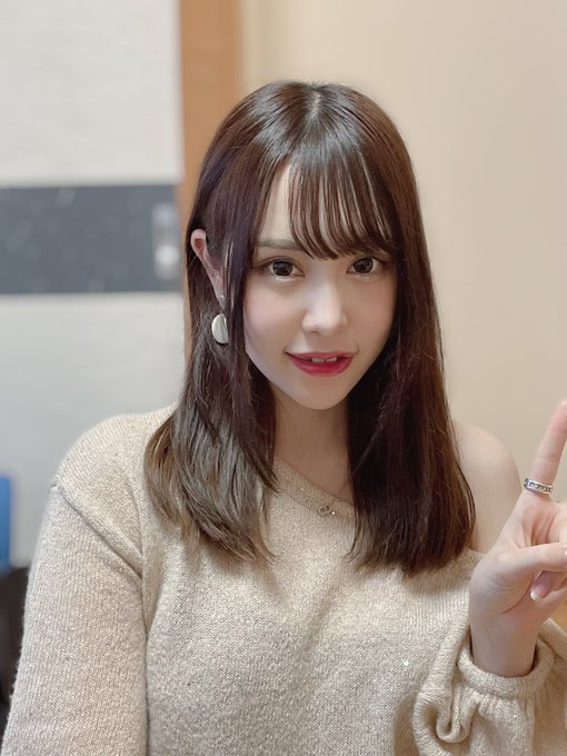 前偶像出道！  E罩杯白皙小馬美少女「時田萌萌」先出大尺寫真集、旋即出道！