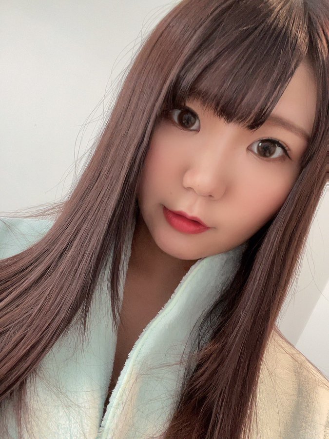 飽滿肉彈！  J罩杯具乳看護「綏弓杏」出道！