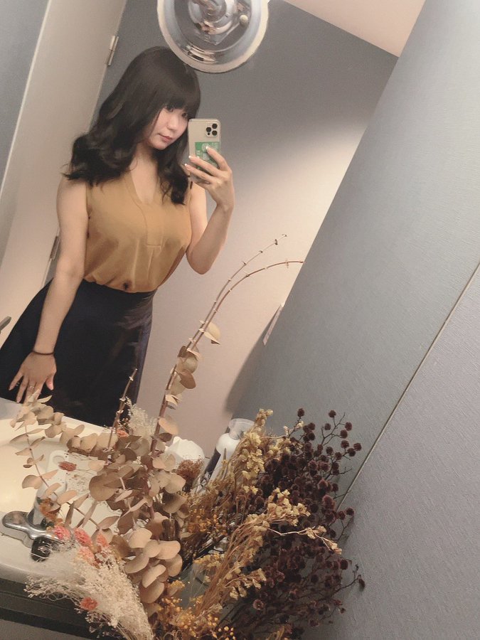 飽滿肉彈！  J罩杯具乳看護「綏弓杏」出道！