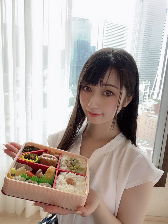 白皙甜美！  E罩杯美少女大學生「宇佐美玲奈」移籍事務所改名繼續在界半工半讀！