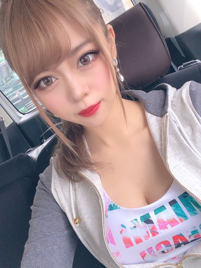 168公分長腿！  E罩杯美少女「乃木野野花」是半年前那位藥學系女大學生！