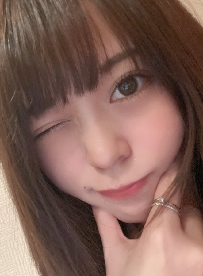 168公分長腿！  E罩杯美少女「乃木野野花」是半年前那位藥學系女大學生！