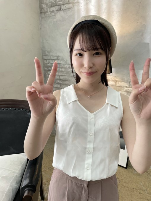 天使的微笑！  C罩杯氣質美少女「香水純」S1專屬出道！