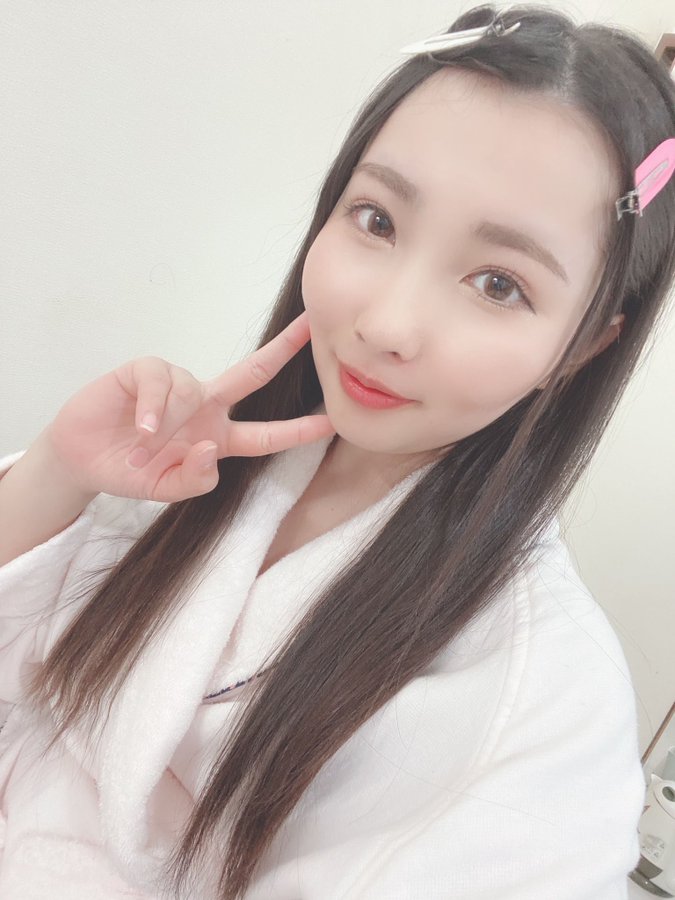 鮮嫩嬰兒肥！  D罩杯女大學生「葉月結衣」出道！