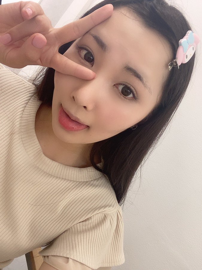 鮮嫩嬰兒肥！  D罩杯女大學生「葉月結衣」出道！