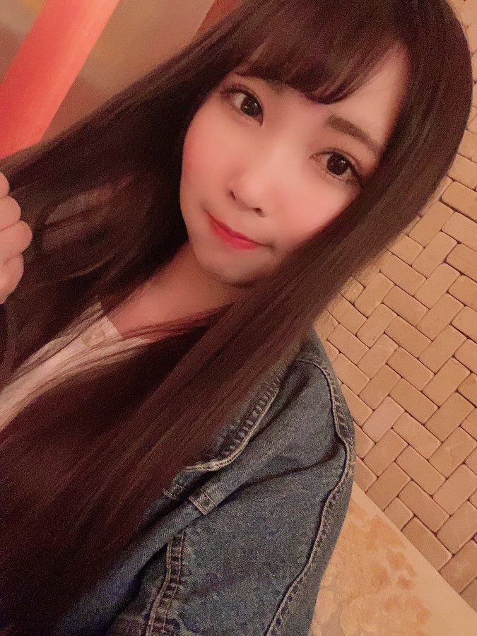 鮮嫩嬰兒肥！  D罩杯女大學生「葉月結衣」出道！