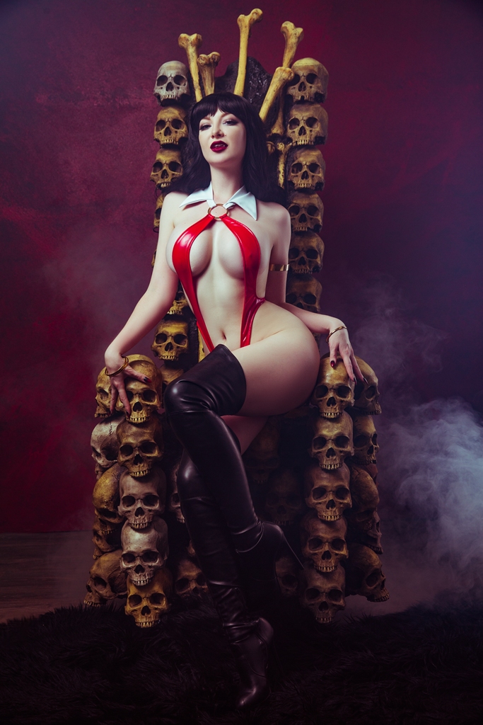  Ashlynne Dae – Vampirella 