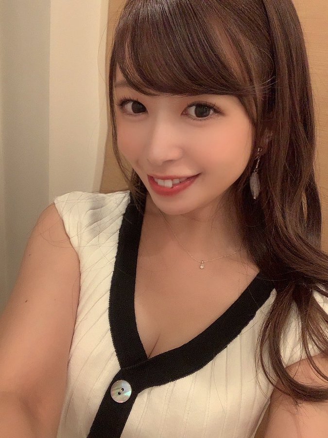 笑容逐漸母湯！  F罩杯美麗地方太太「弘中優」出道全因和老公房事歸零！