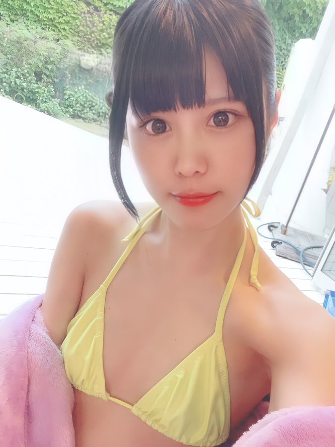 纖細骨感！  20吋水蛇腰C罩杯美少女「越智愛良」出道！自嘲沒胸但敏感度極高！