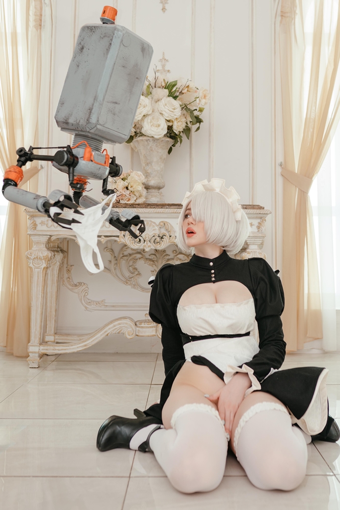  Alina Becker – 2B Maid 