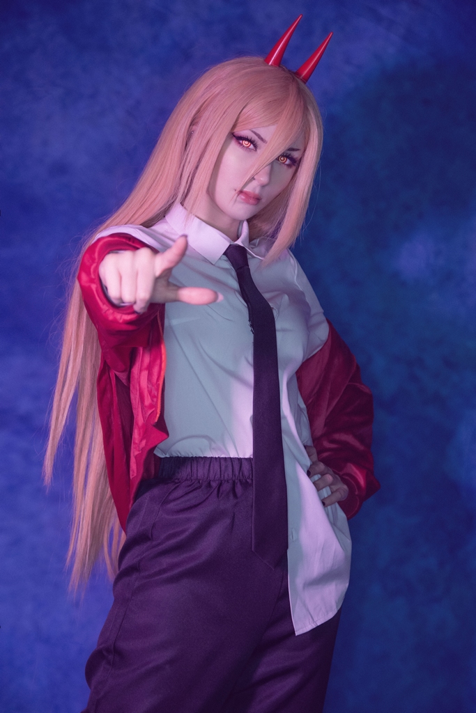  ShiroKitsune – Power (Chainsaw Man) 