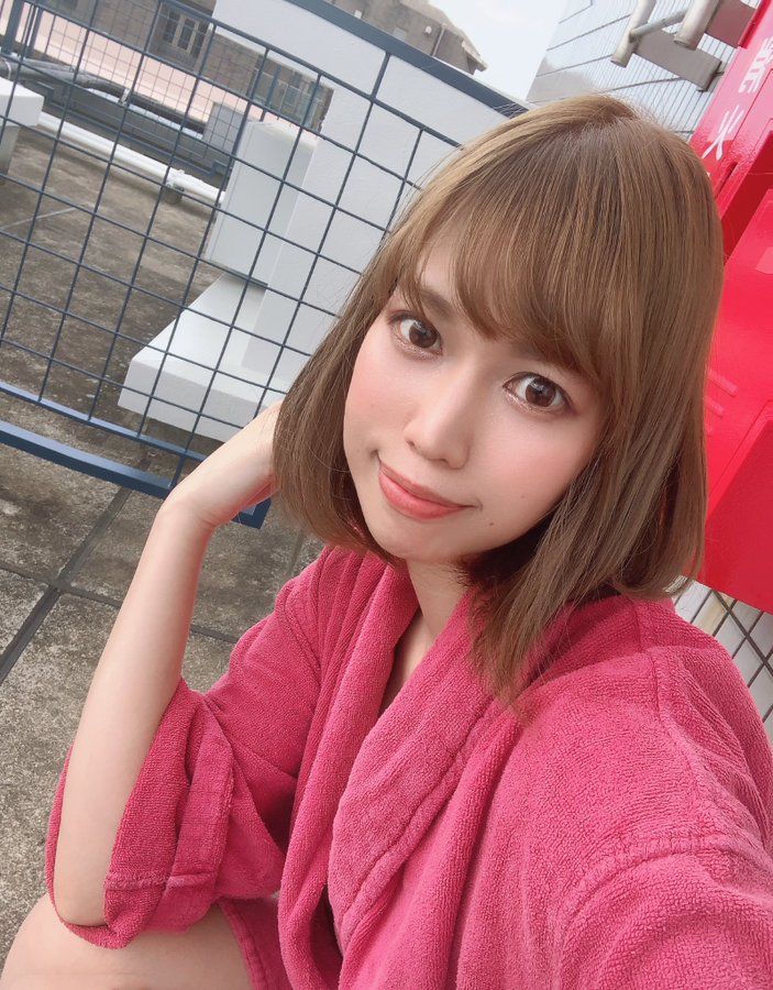 巨人級！  180公D罩杯混血美女「月城綺羅」推特大秀長腿美胸！