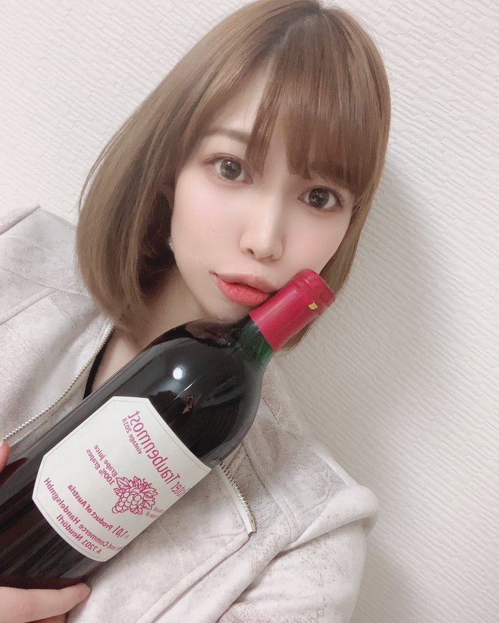 巨人級！  180公D罩杯混血美女「月城綺羅」推特大秀長腿美胸！