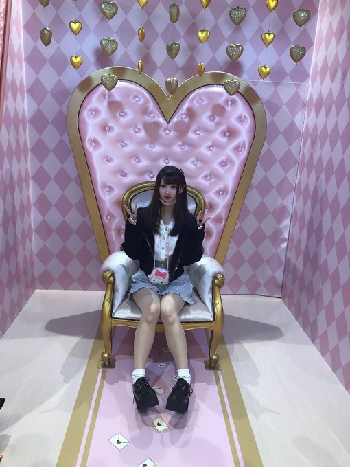 隱藏版素人！  E罩杯黑長直美少女「椎名穗香」偶爾拍片最常出沒在SOD酒吧和樂園！