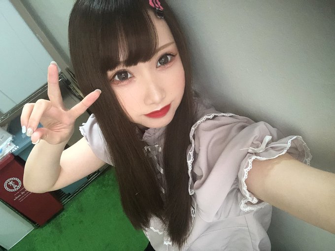 隱藏版素人！  E罩杯黑長直美少女「椎名穗香」偶爾拍片最常出沒在SOD酒吧和樂園！