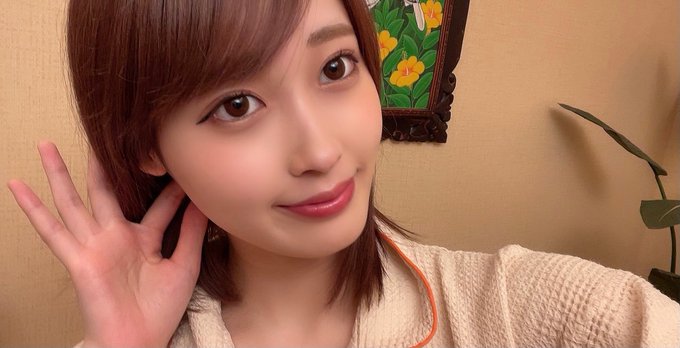 天然小惡魔！  C罩杯纖瘦美少女天然花音改名為「天然美月」新片不間斷！