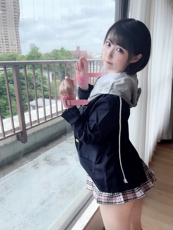 橫空出世！白皙18歲F罩杯美少女「橫宮七海」素人出道火力驚人！