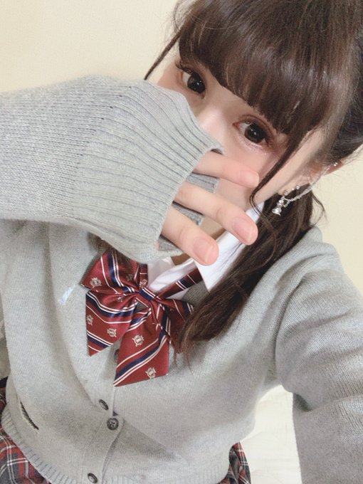 自割蛇信！  20歲獸醫護理師學系女大學生「乙葉柚希」出道超鬥M性格爆發？  ！