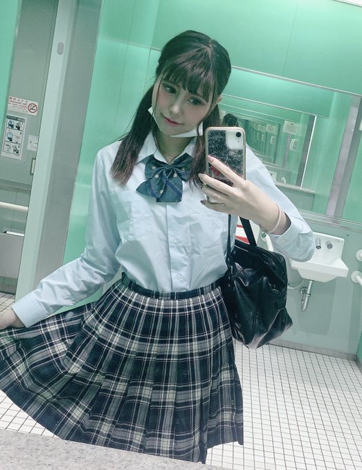 自割蛇信！  20歲獸醫護理師學系女大學生「乙葉柚希」出道超鬥M性格爆發？  ！