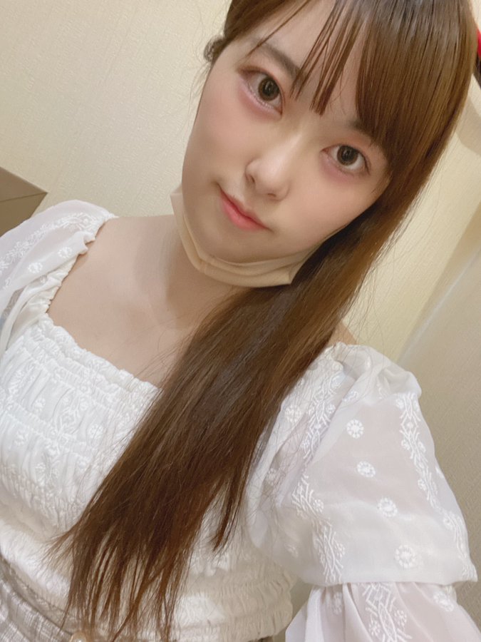 隱乳系！  E罩杯新人美少女出道一年改名「夕月楓」！