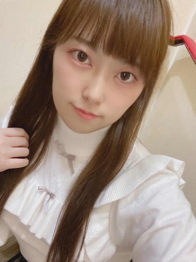 隱乳系！  E罩杯新人美少女出道一年改名「夕月楓」！