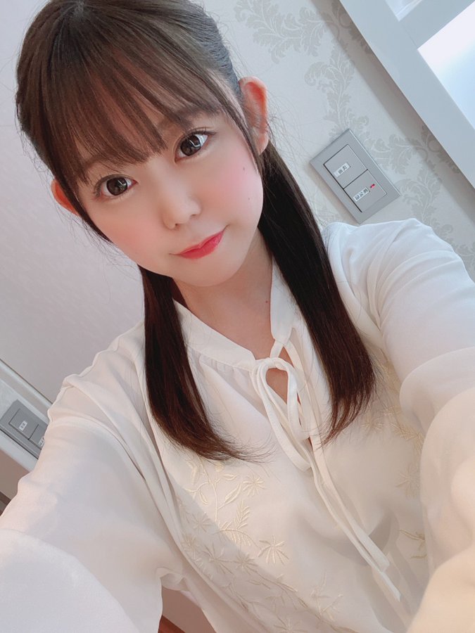 清純大眼！  E罩杯小馬美少女「成瀬葵」出道！