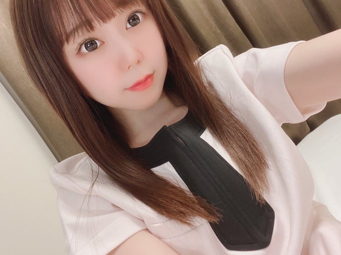 清純大眼！  E罩杯小馬美少女「成瀬葵」出道！