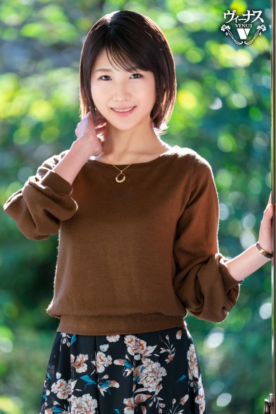 後悔太早結婚！  30歲白皙骨感美女妻子「彩水香里奈」出道想體驗逝去的5年青春！