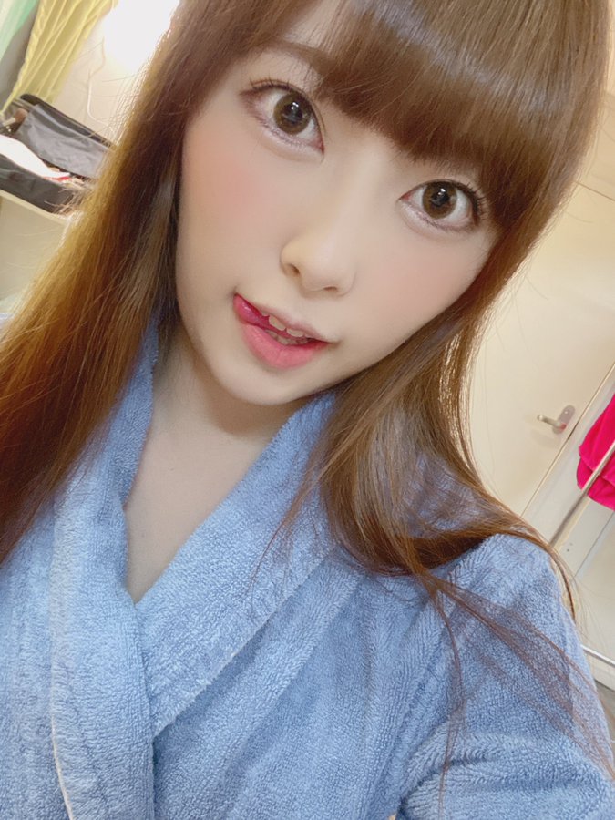 隱乳系！  E罩杯新人美少女出道一年改名「夕月楓」！