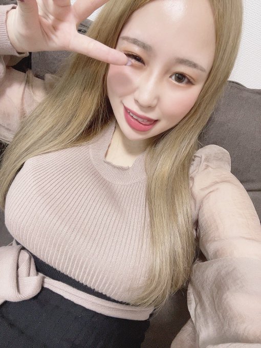 超乳小馬！  K罩杯猛獸級上圍Youtuber「桃乃夢」出道自曝有三國混血基因！