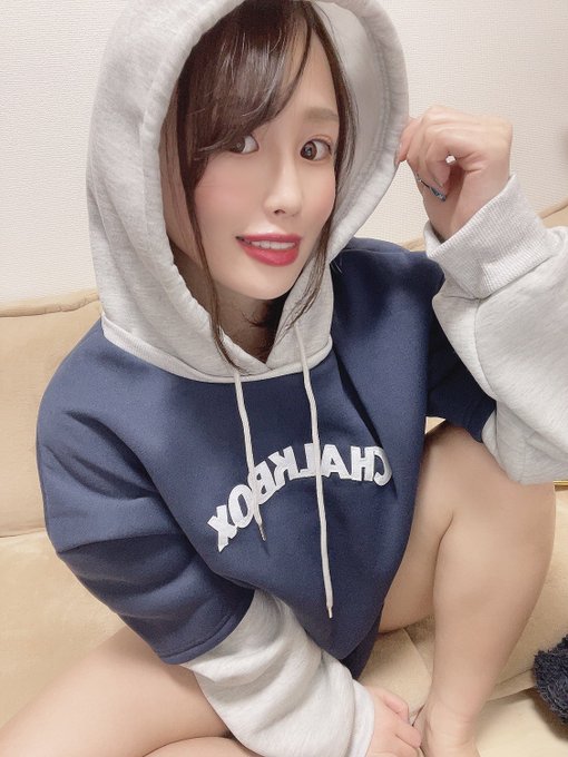 超乳小馬！  K罩杯猛獸級上圍Youtuber「桃乃夢」出道自曝有三國混血基因！