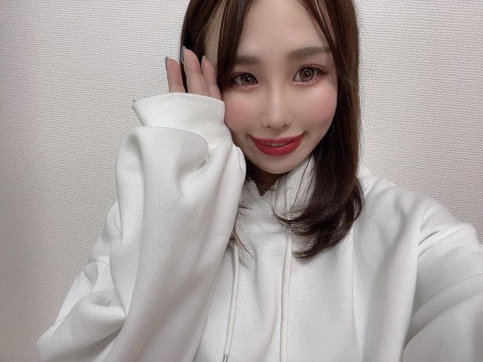 超乳小馬！  K罩杯猛獸級上圍Youtuber「桃乃夢」出道自曝有三國混血基因！