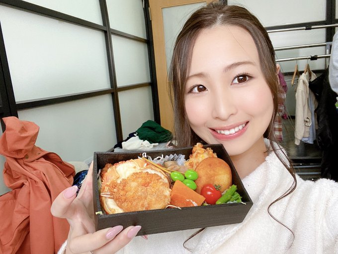 嫵媚性感！  C罩杯26歲地方妻子「三尾惠」出道！